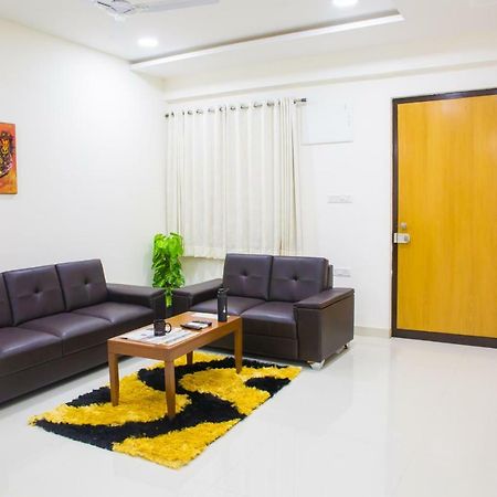 สกายลา เซอร์วิซ อพาร์ตเมนต์ - โลตัส พอนด์ Apartment ไฮเดอราบัด ภายนอก รูปภาพ